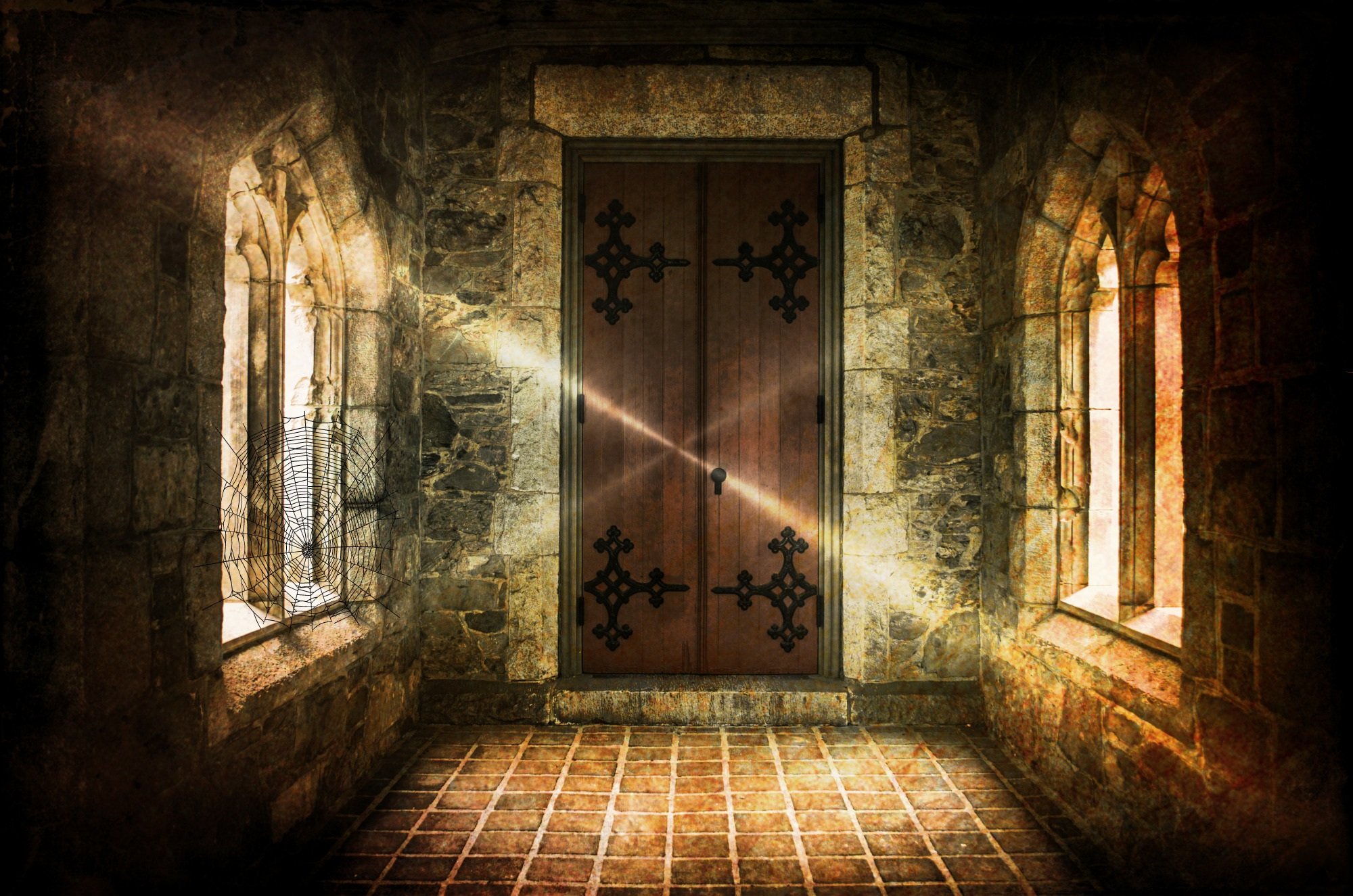 В большом старинном замке. Хаунтед Касл. Замок для двери. Открытая дверь. Средневековые двери в замках.