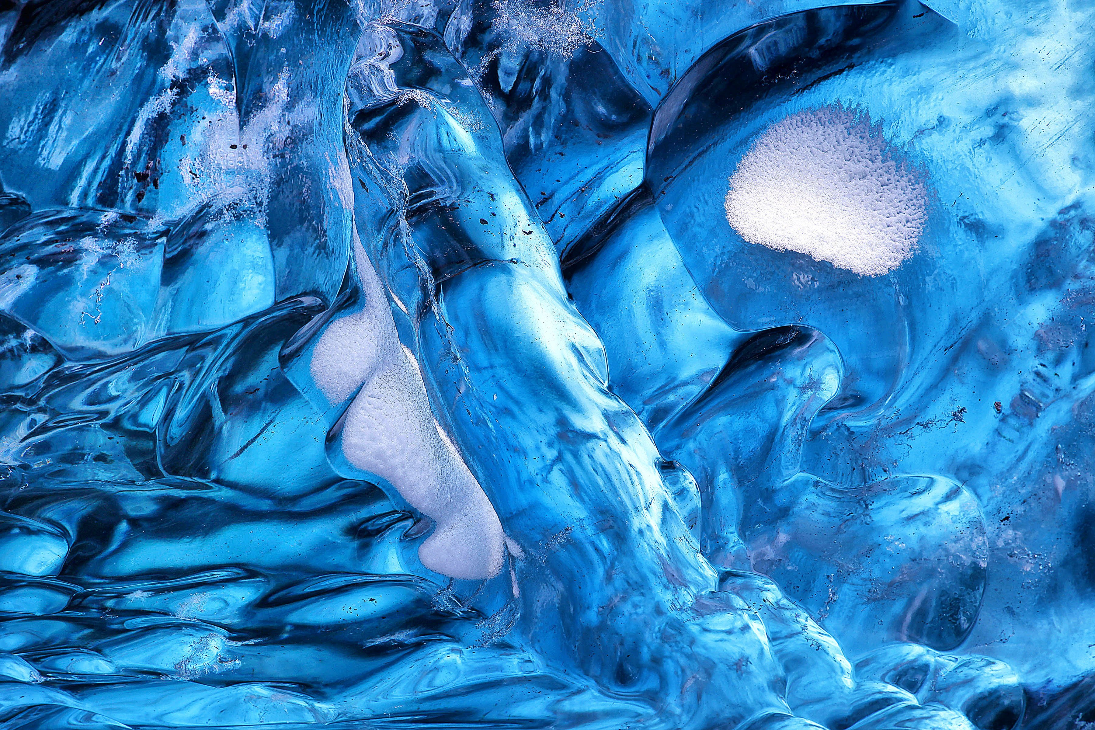 Не тающую в воде. Синий лед. Голубой лед. Текстура льда. Лед.