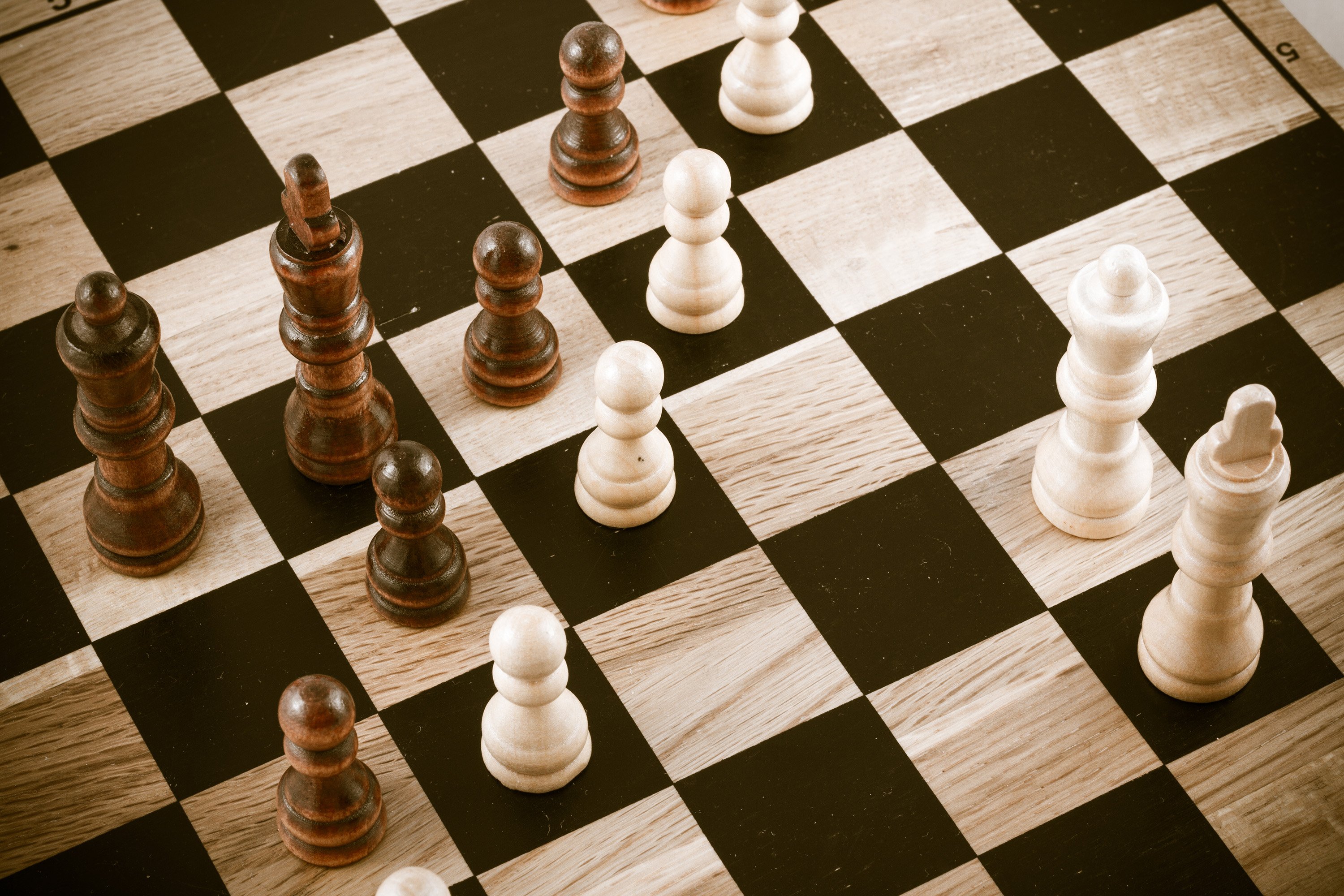 Игры шахматного типа. Игра шахматы. Шахматный фон. Шахматная игра. Шахматная доска в перспективе.
