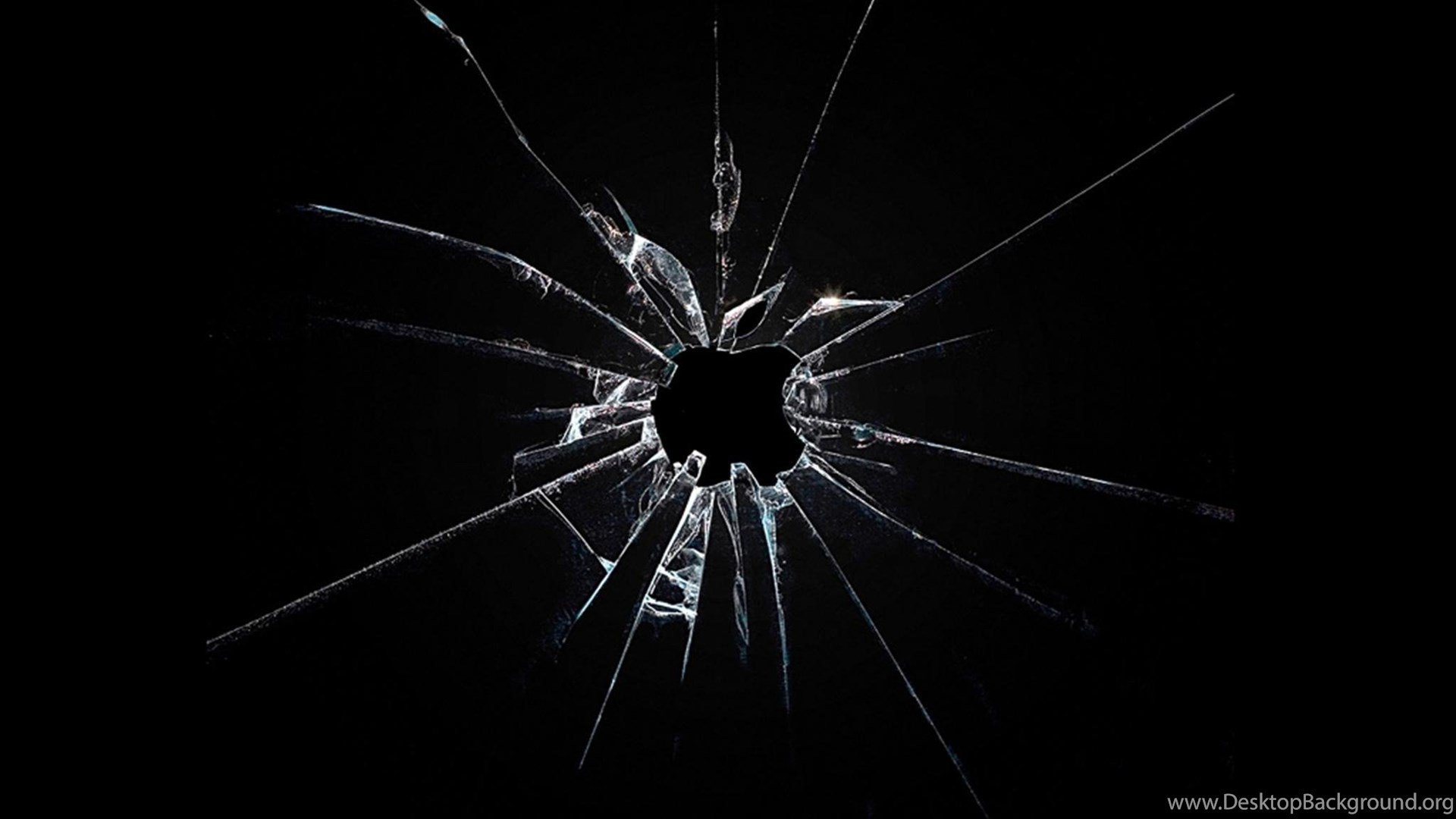 Обои разбитого стекла. Разбитое стекло. Треснувшее стекло. Разбитое стекло на черном фоне. Разбитое стекло текстура.