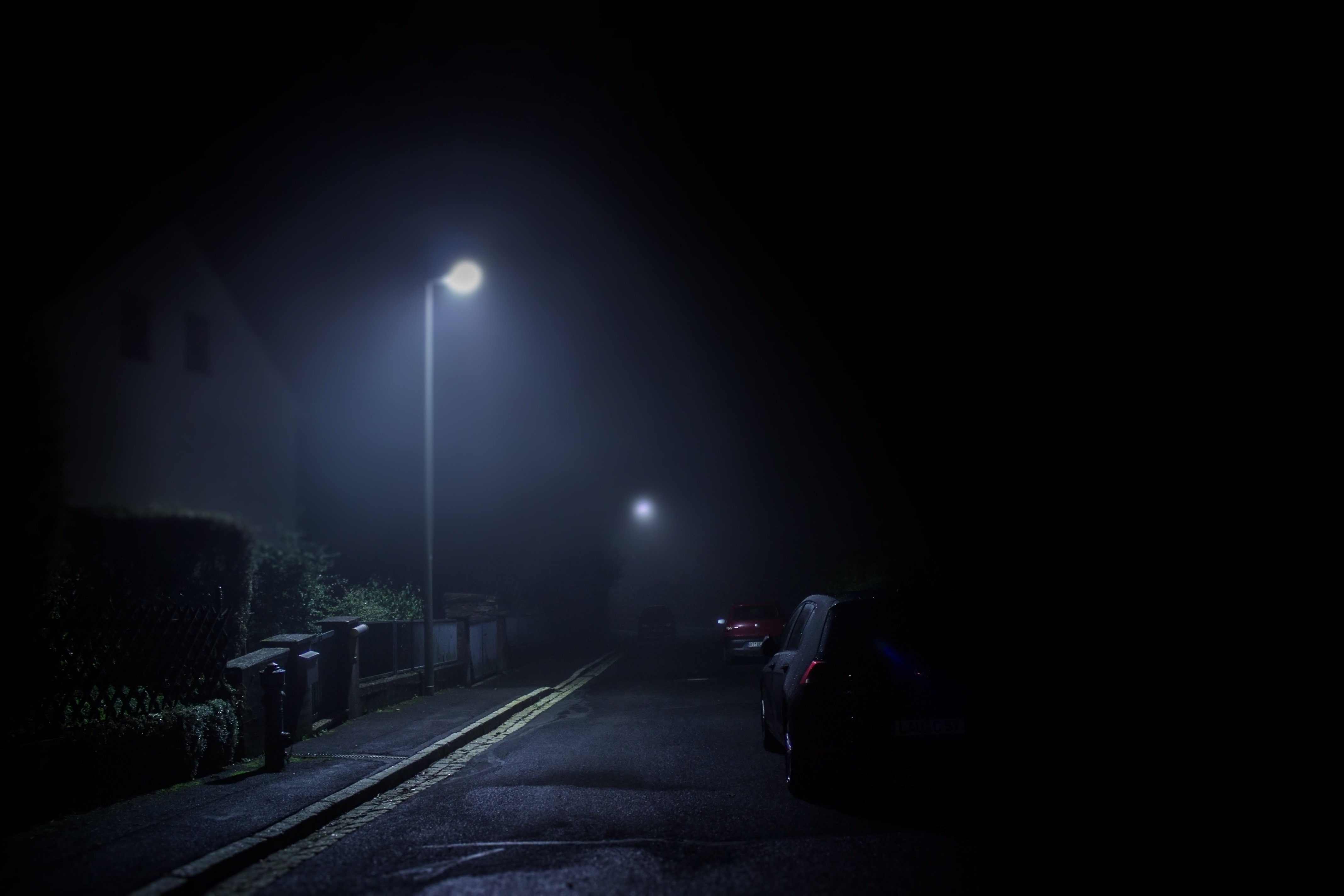 Dark scene. Ночная дорога. Туман на дороге ночью. Темнота. Атмосферная ночь.