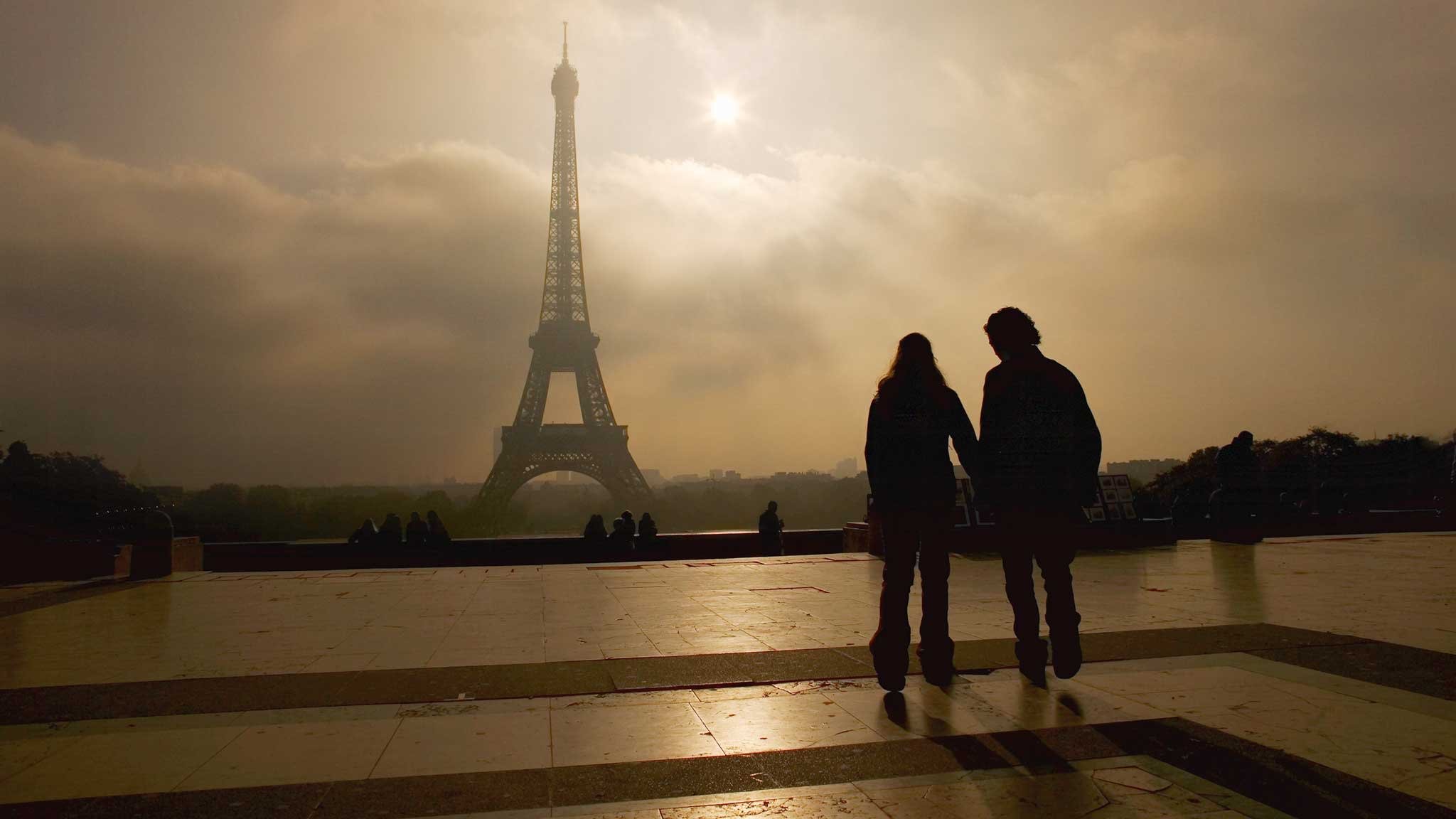 Париж Эйфелева башня Эдит Пиаф. Влюбленные в Париже. Париж любовь. Париж романтика. Одна ночь в париже