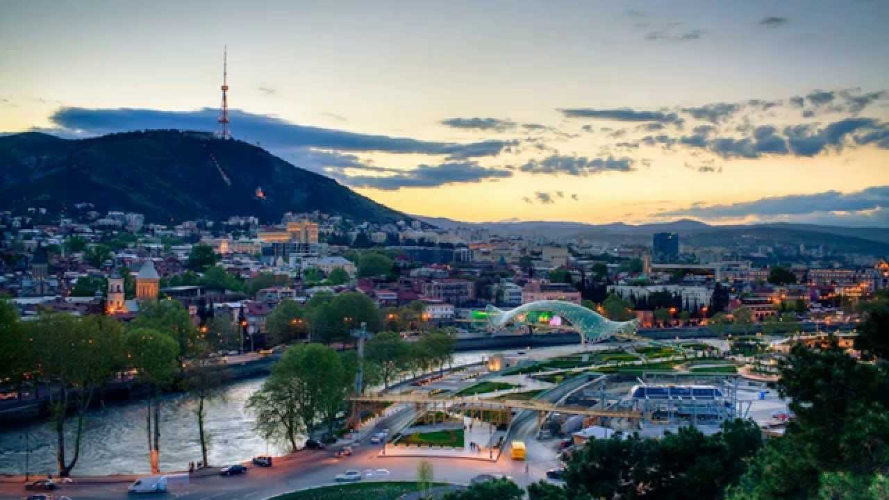 Кишинев тбилиси. Грузия Тбилиси. Тбилиси Джорджия. Тбилиси горы. Ваке Тбилиси.