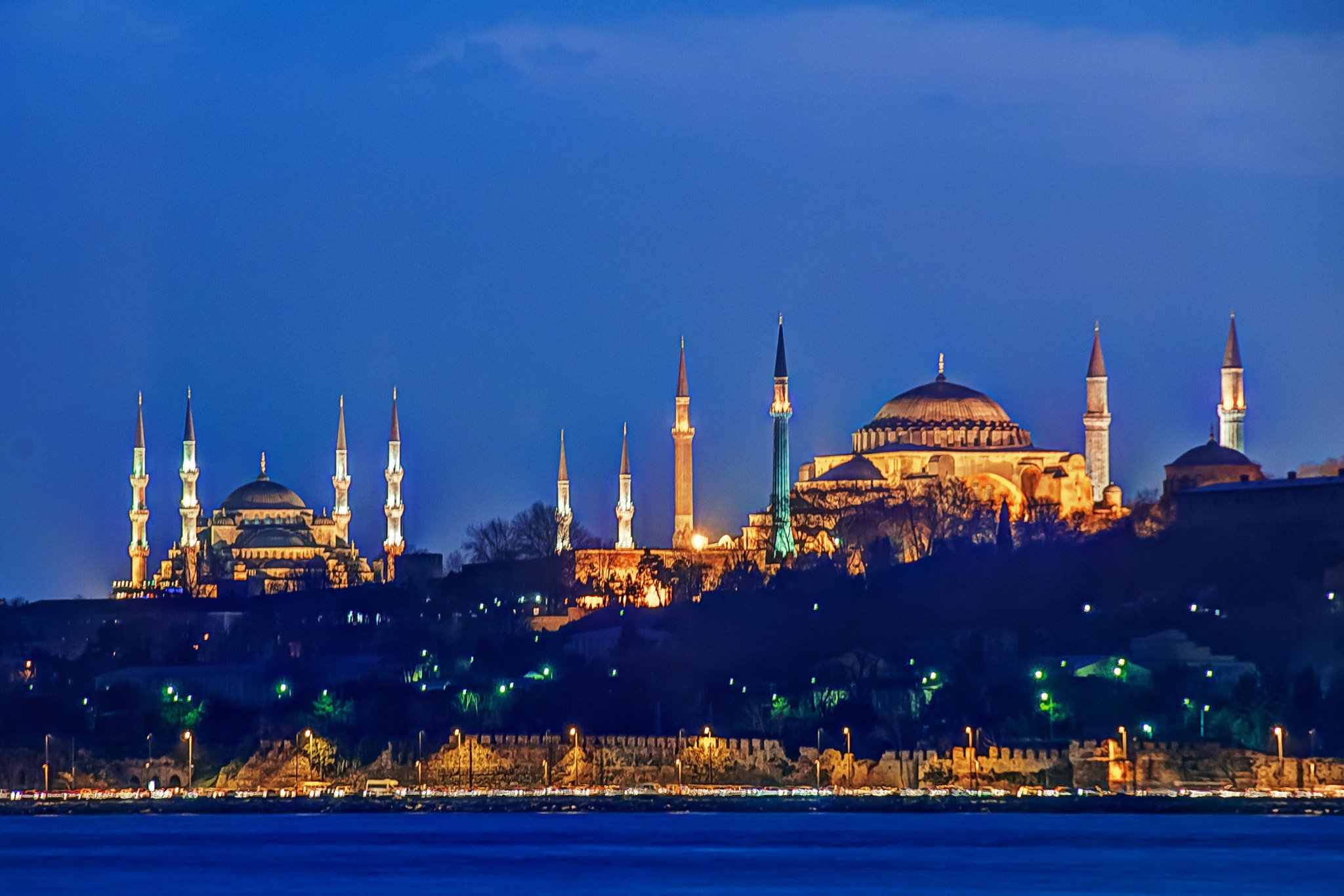 Туры в стамбул из новосибирска. Голубая мечеть Султанахмет. Стамбул голубая мечеть Босфор. Ayasofya Стамбул.