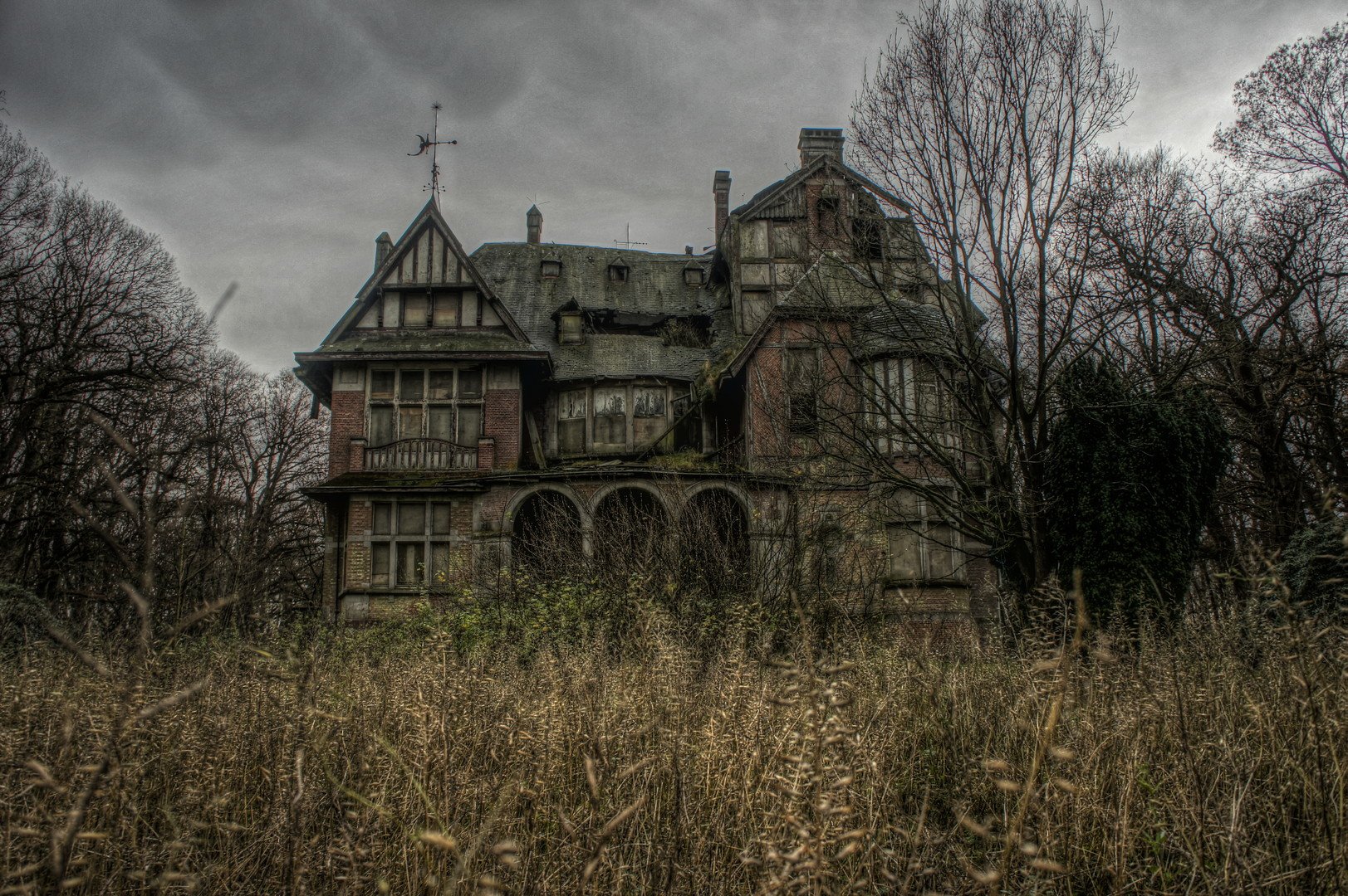 Мрачный дом фото