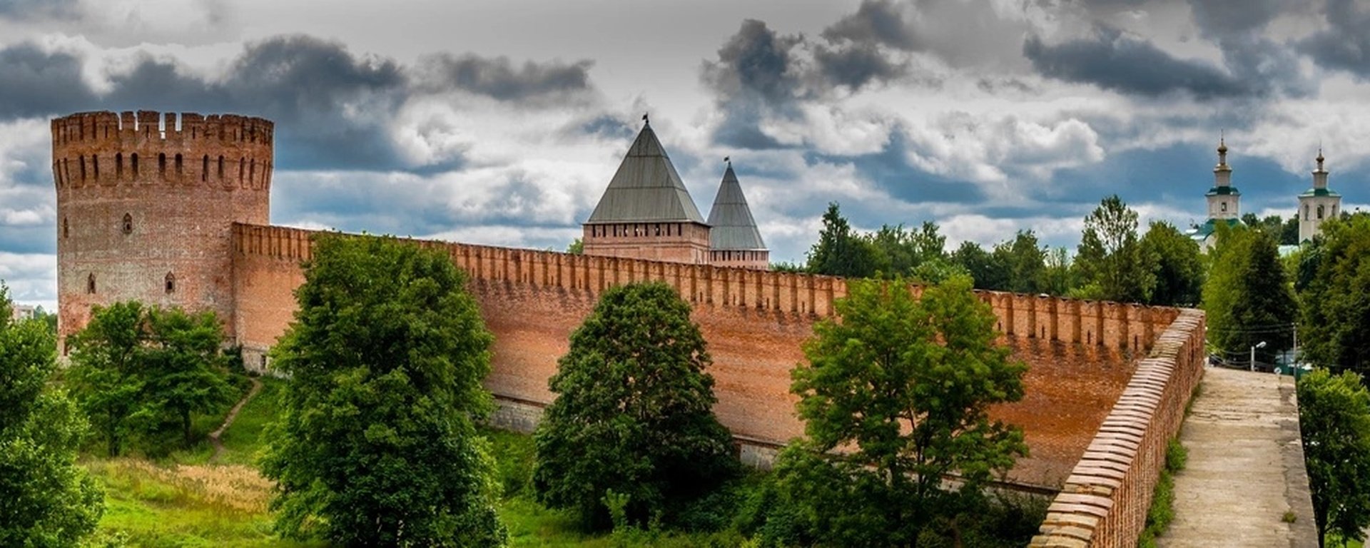 Виды Смоленска с крепостной стеной