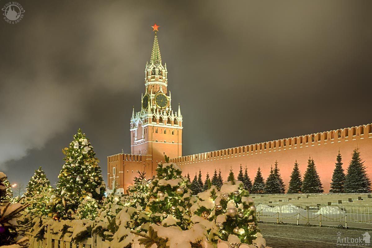 Московский Кремль Спасская башня зима