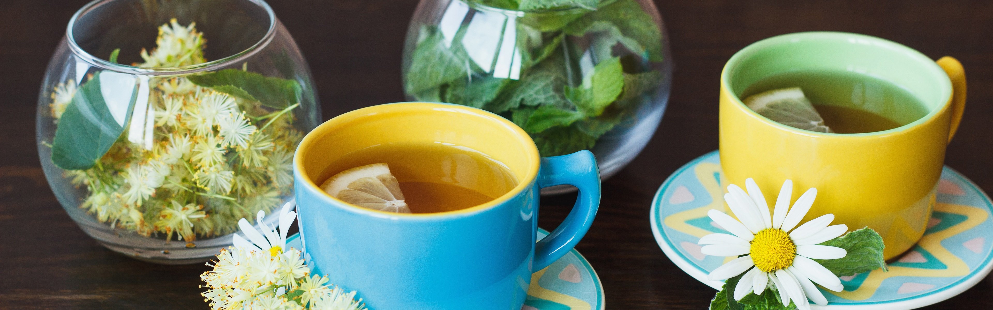 Как приготовить ромашковый чай. Травяной чай. Чашка чая. Чай с мятой. Травяной чай в чашке.