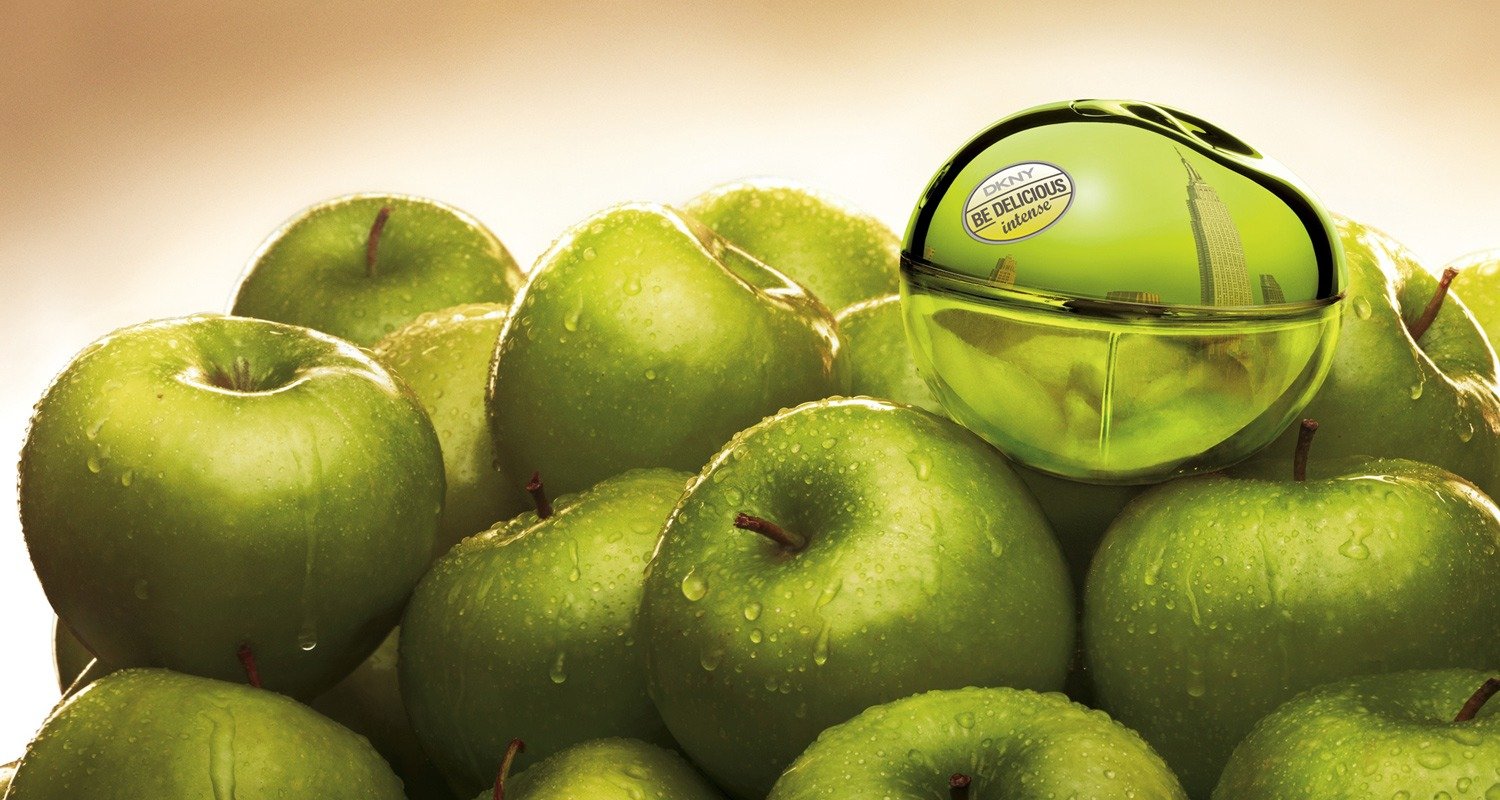Я хочу зеленое яблоко прямо. Donna Karan be delicious Green Apple. DKNY духи зеленое яблоко реклама. Яблоки зеленые. Зеленый цвет в рекламе.