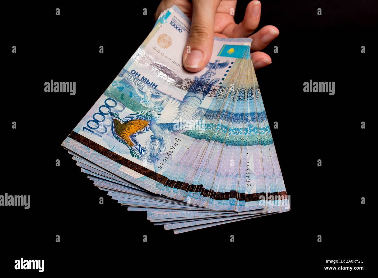 Дам деньги тг. Деньги Казахстана. Деньги тенге. Казахские деньги. Пачки денег тенге.