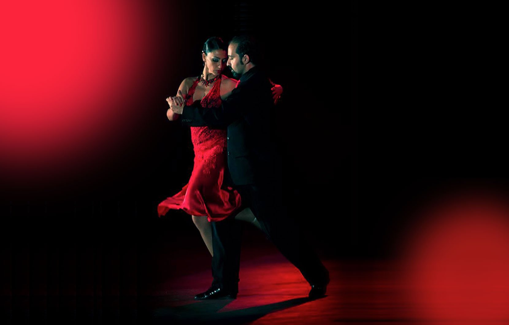 Voxeldance tango. Танго Буэнос Айрес милонги. Буэнос-Айрес Аргентина танго. Аргентина танец танго. Аргентинский танцор танго Карлос Гарида.