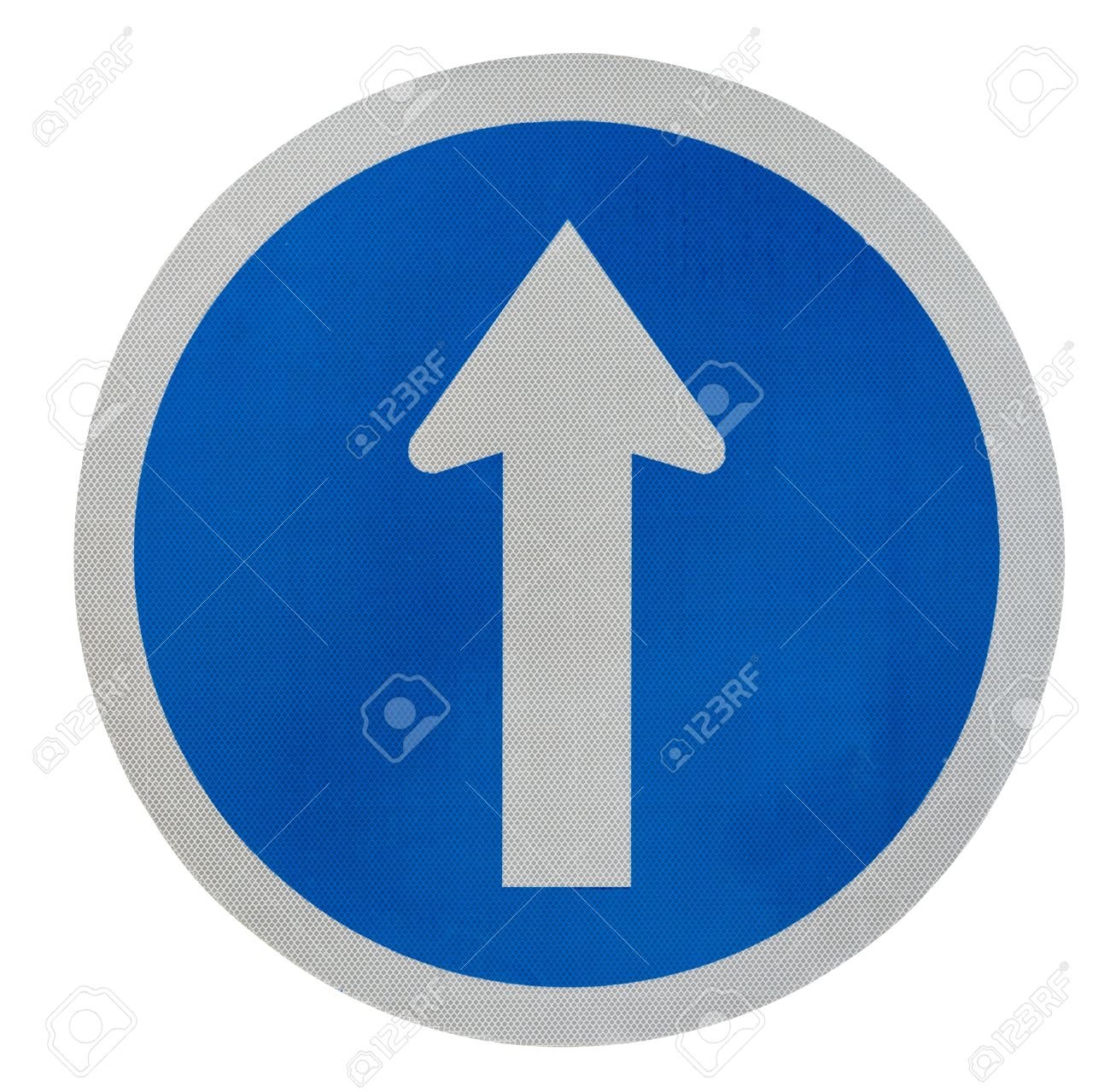 Дорожный знак белая стрелка на синем фоне в круге