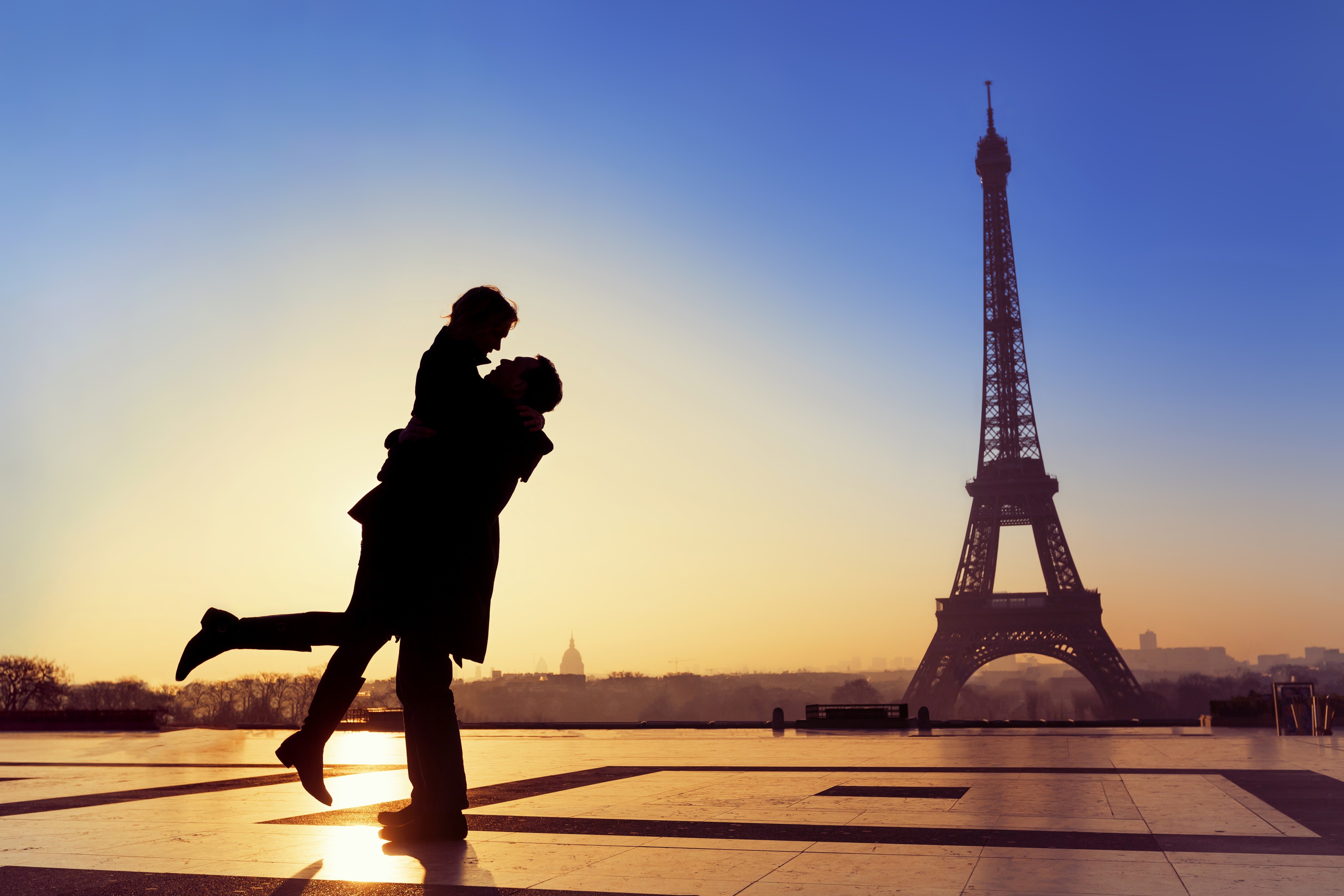 Французский терпение. Париж Эйфелева башня Эдит Пиаф. Париж любовь. Влюбленные в Париже. Париж романтика.