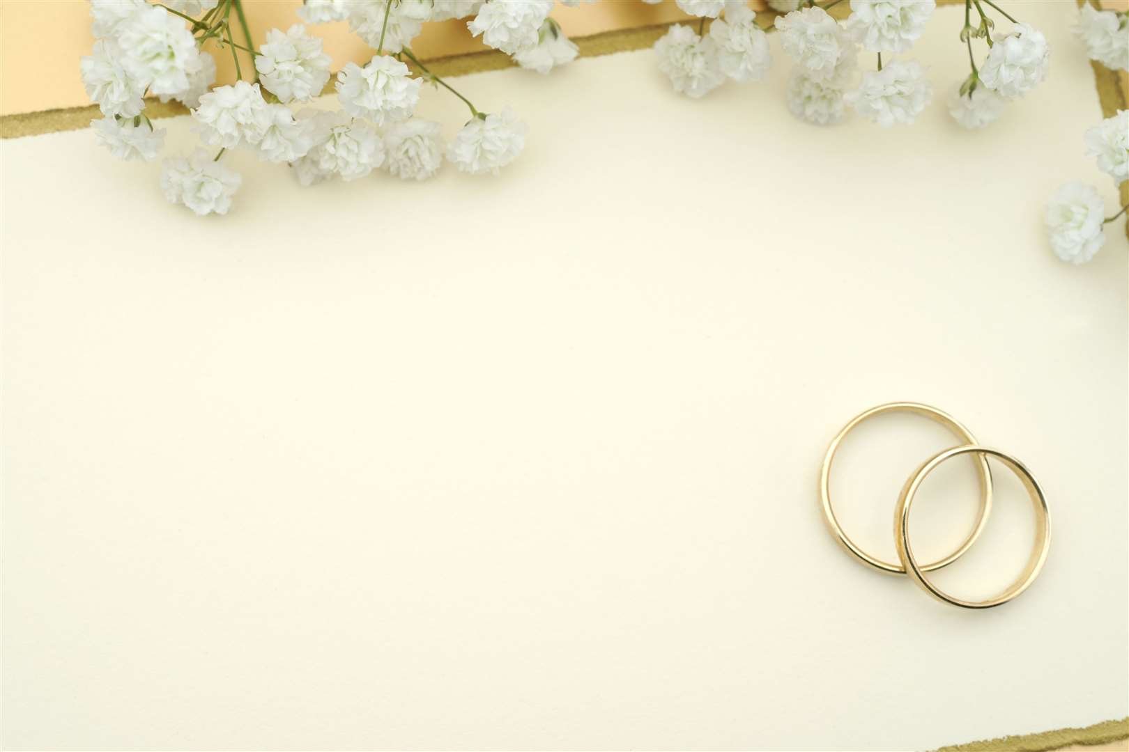 Свадебные рамки с обручальными кольцами