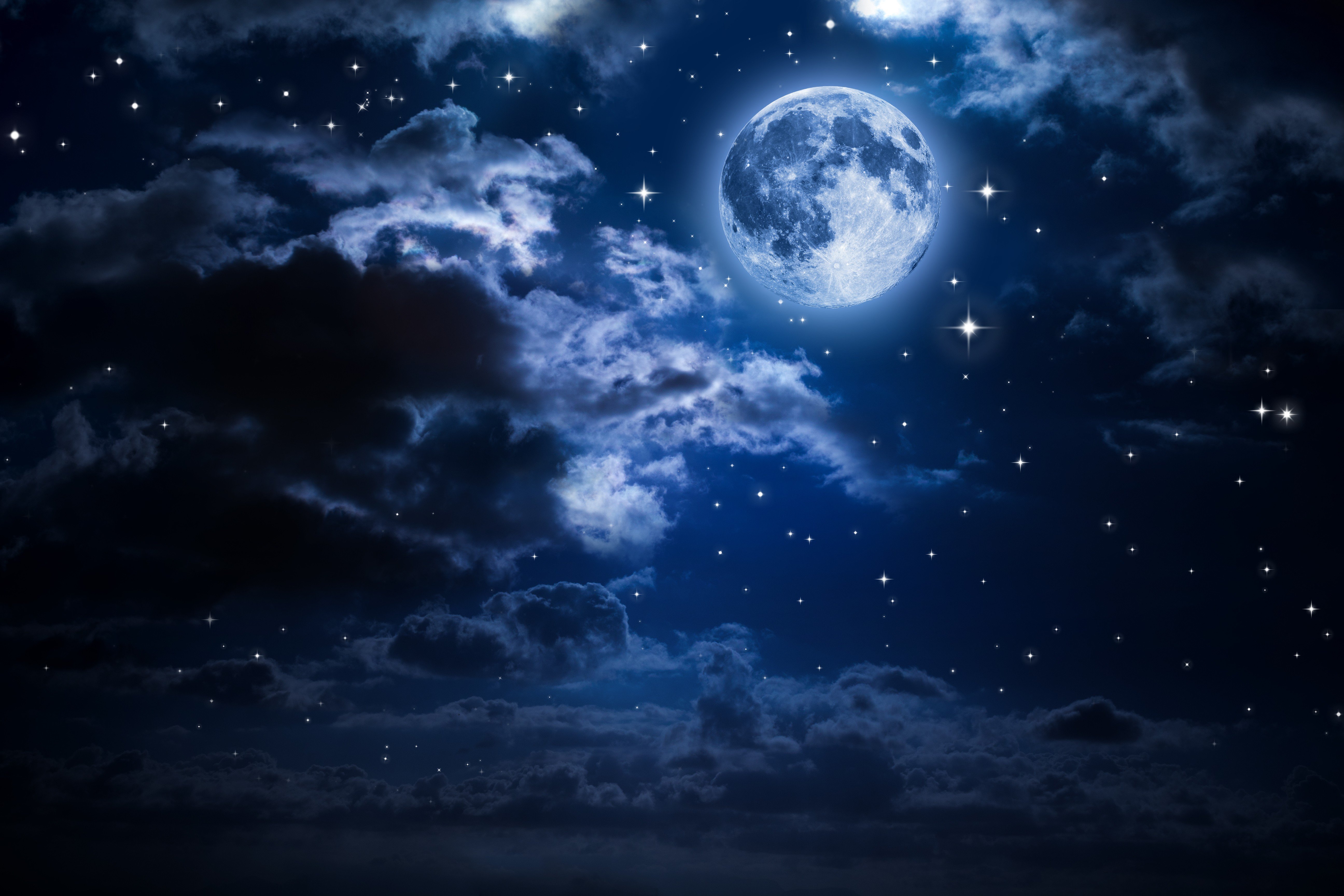 Ночная небо звезды луна. Звездное небо с луной. Небо ночью. Луна на небе. Лунное небо.