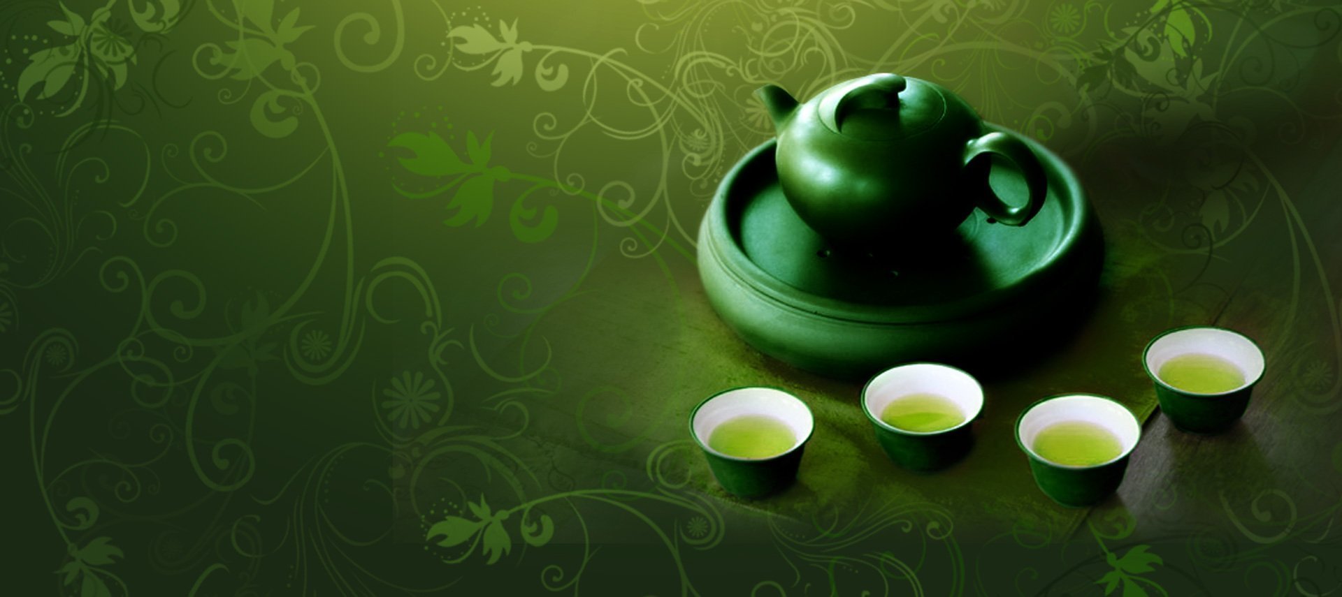 Чай на зелёном фоне