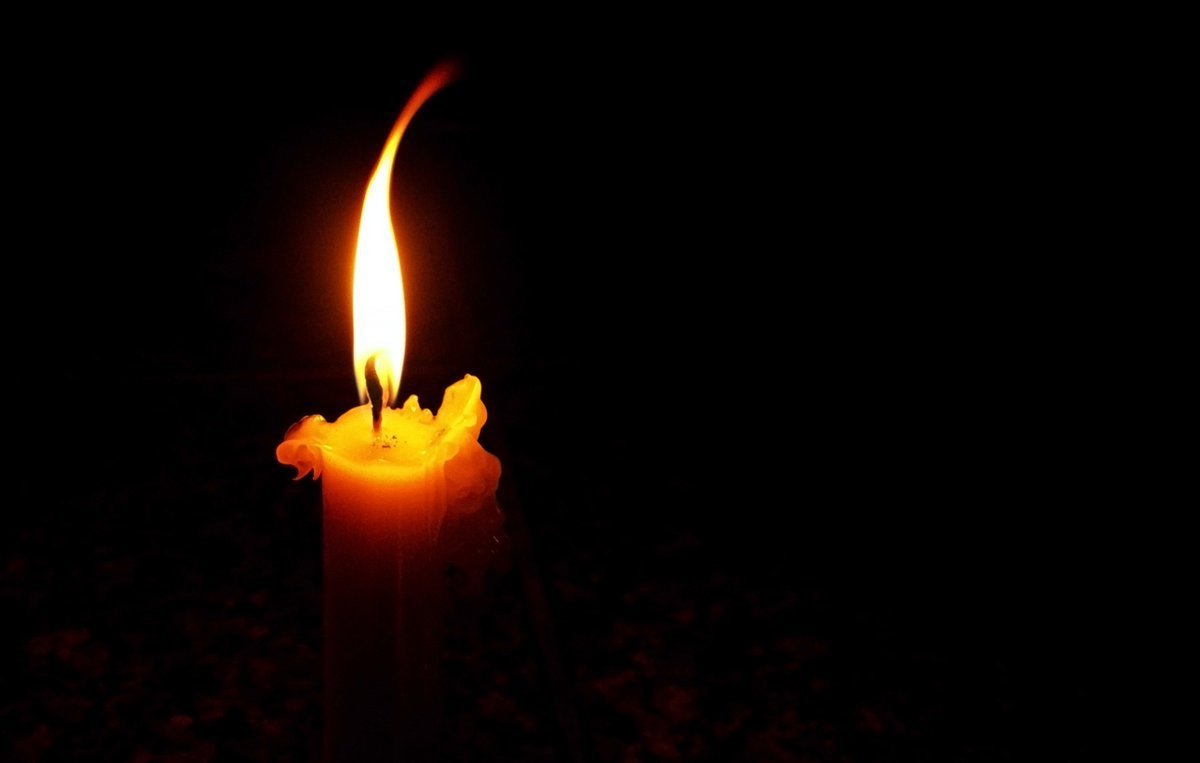 Фото траурной свечи и черной ленты