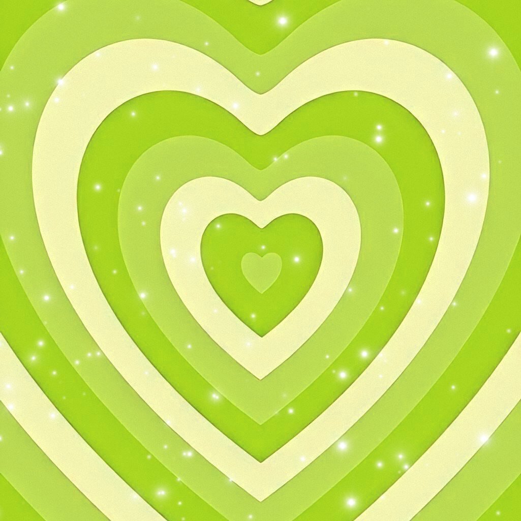 Сердце на зеленом фоне