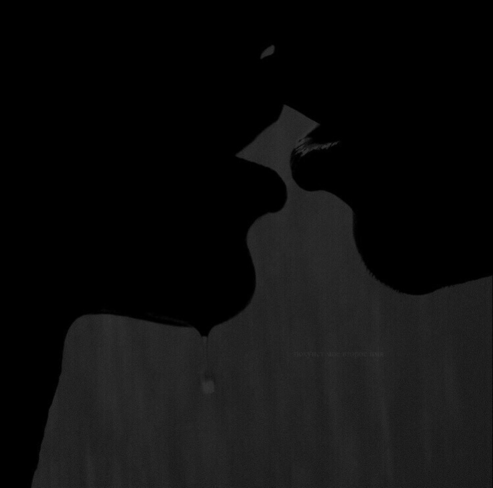 Поцелуй в темноте