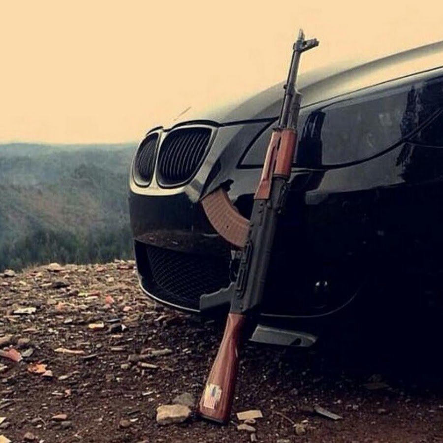 БМВ е60 с АК 47
