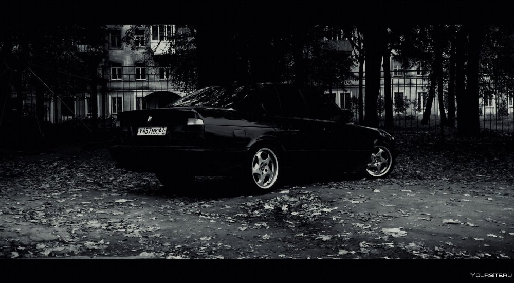 Машины чёрные бандитские