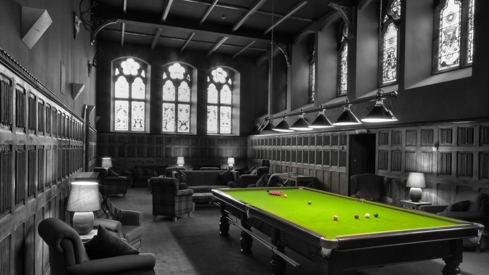 Бильярдный стол