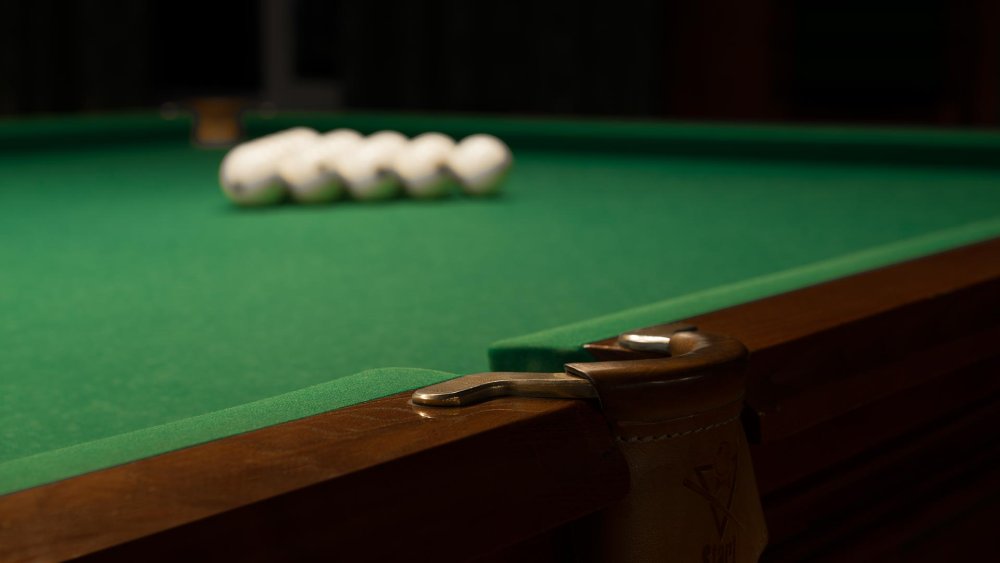 Игра в бильярд