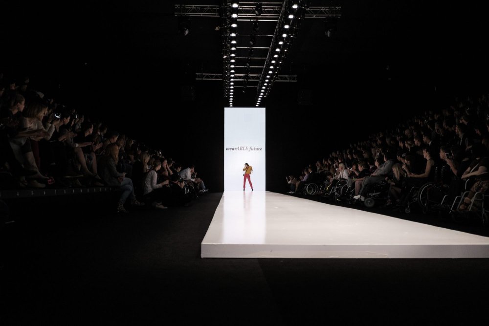 Подиум показ мод