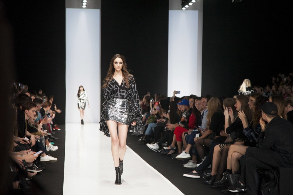 Модный показ подиум