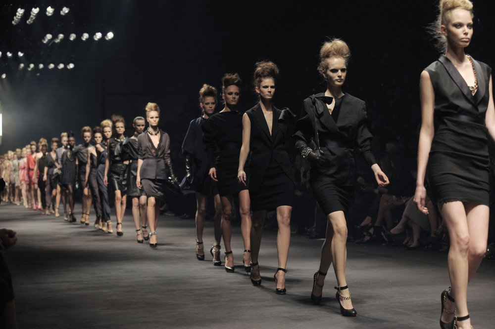 Мода Париж Catwalk