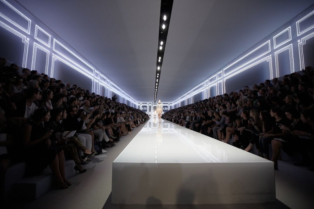 Подиум показ мод