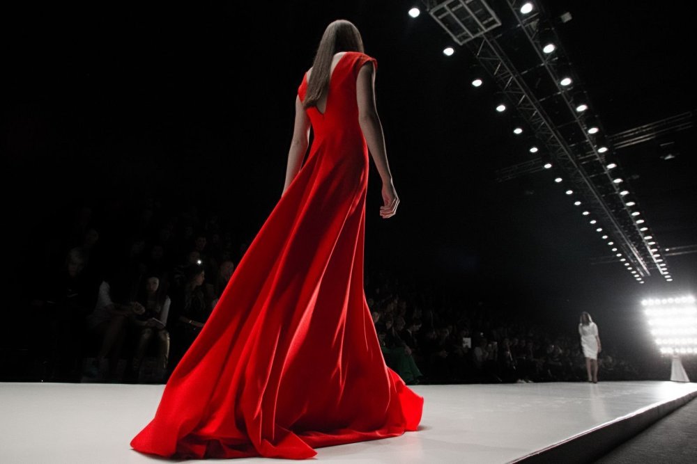 Подиум показ мод