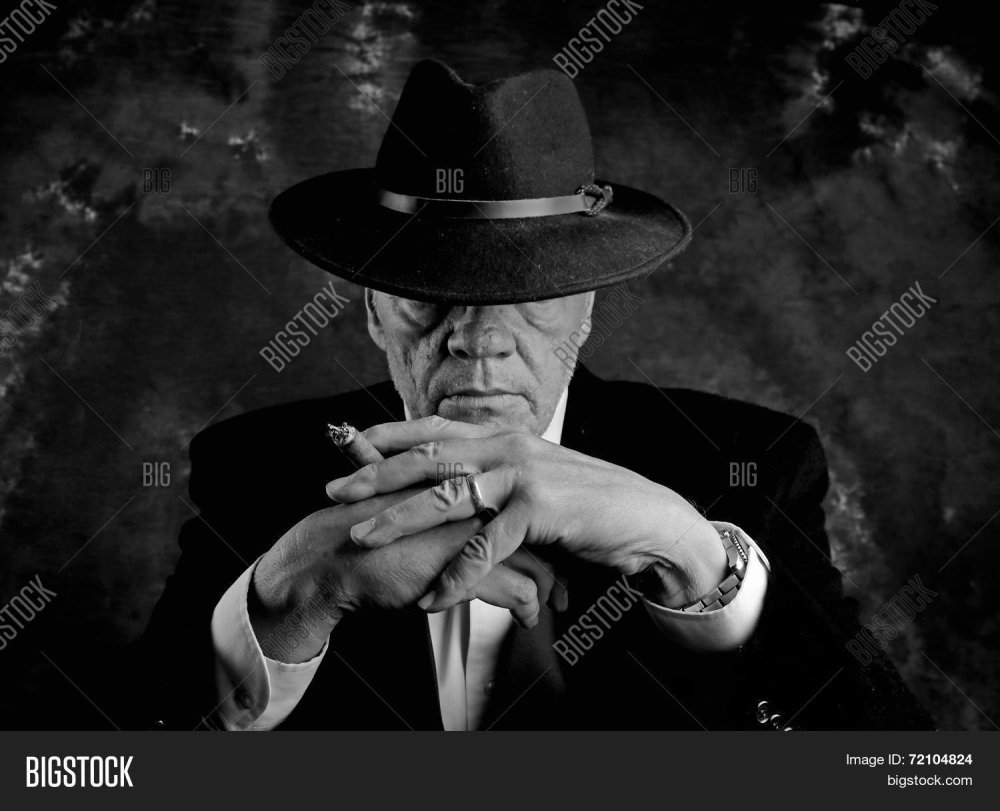 Пожилой мужчина в шляпе