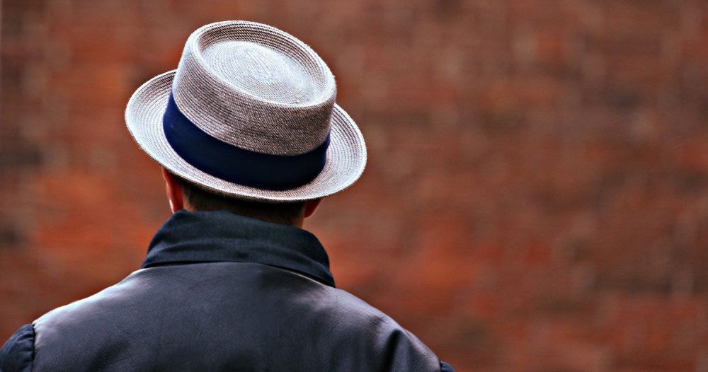 Мужчина в шляпе