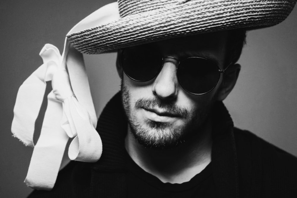 Мужик в шляпе