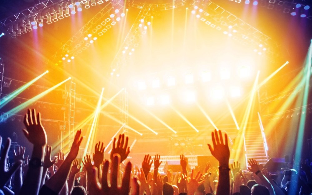 Сцена дискотеки