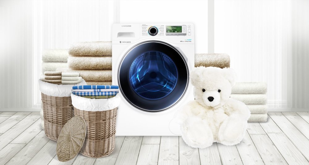 Стиральная машина и чистое белье