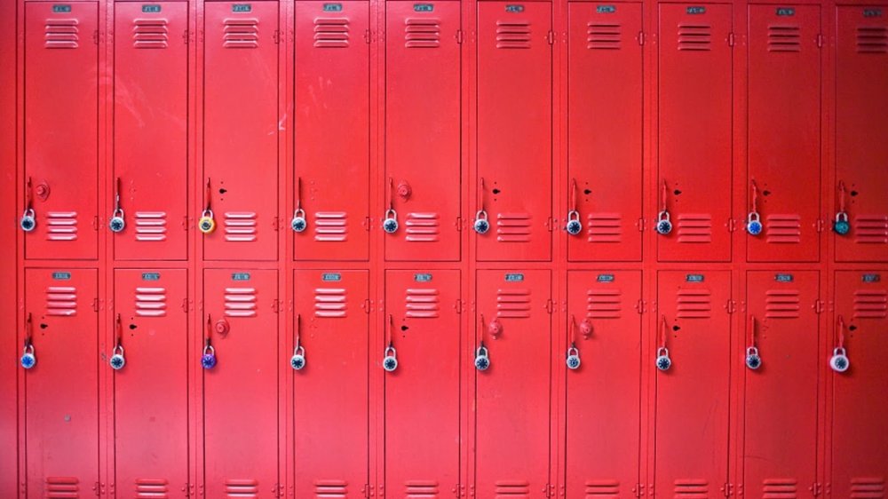 Школьные шкафчики
