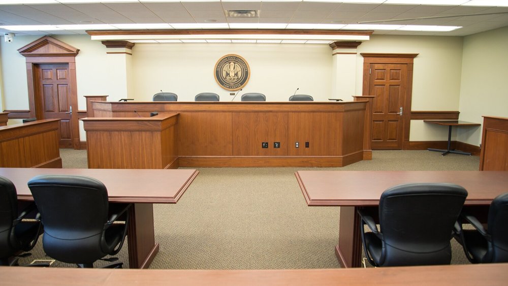Зал заседания суда