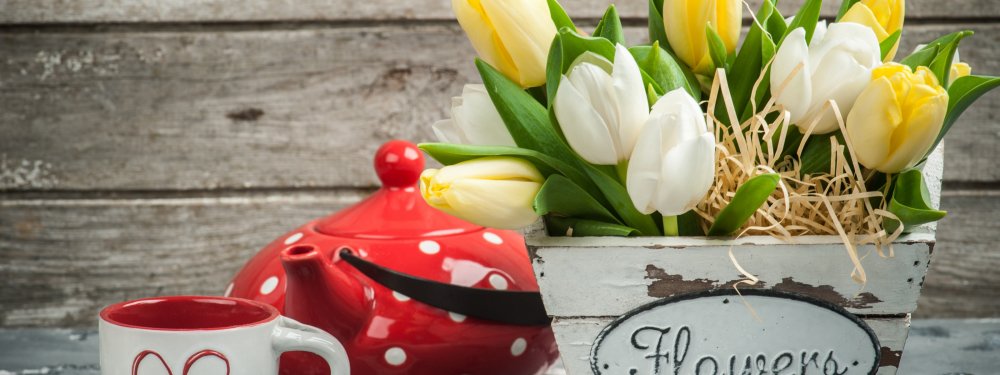 Весенние цветы в подарок