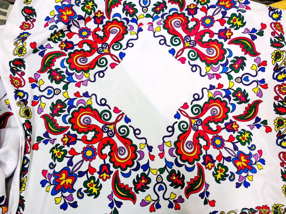 Девушка в русском костюме вектор