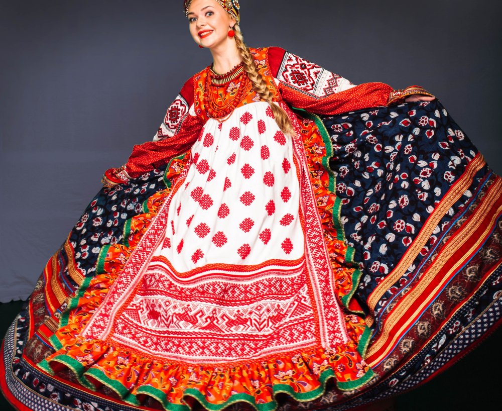 Кукла в русском национальном костюме рисование