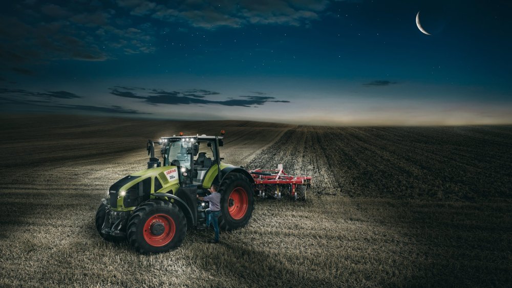 CLAAS Axion 930tt oboi