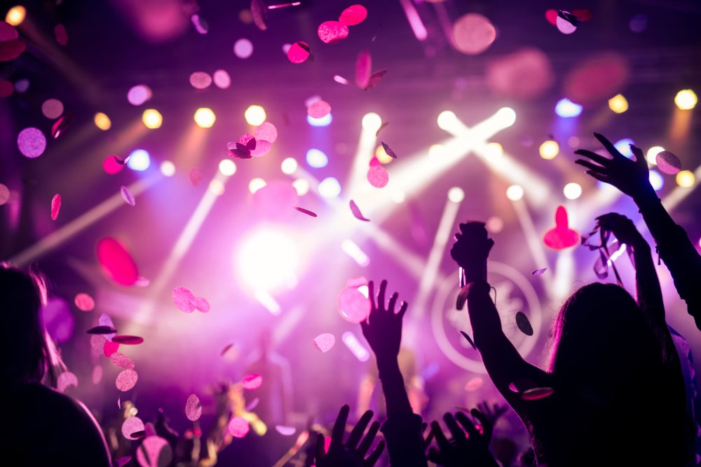 Клуб на 300 человек