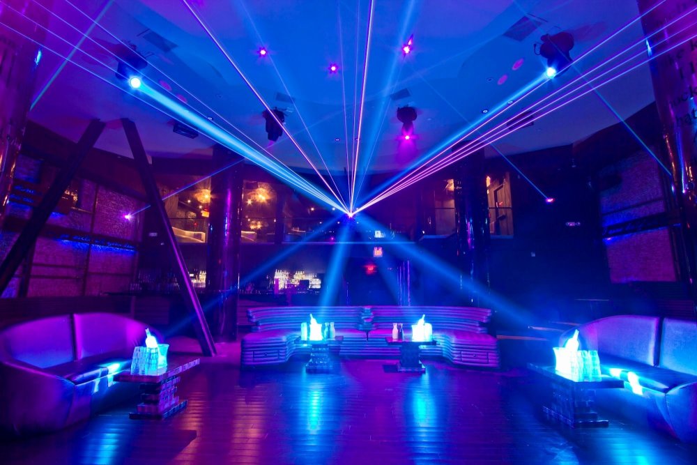 Танцпол в клубе