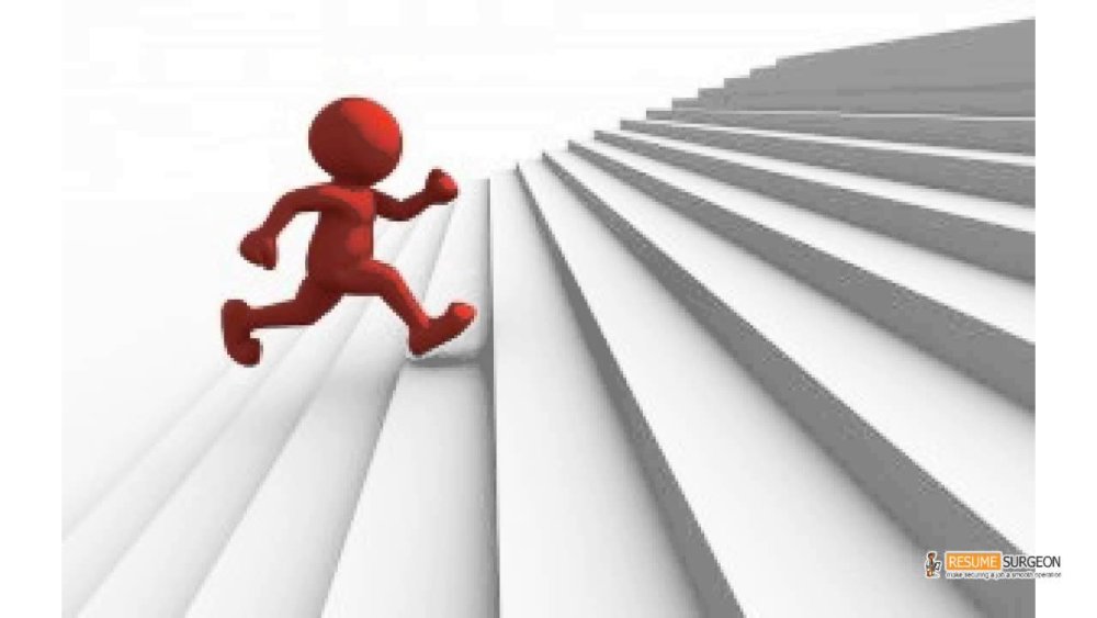 Человек шагающий по лестнице