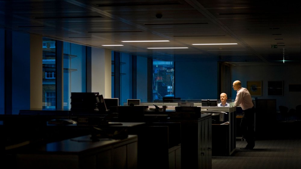 Офис темный фон