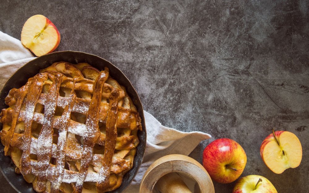 Яблочный пирог сверху