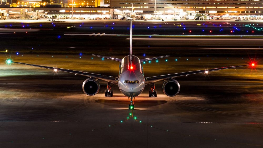 Розовый самолет