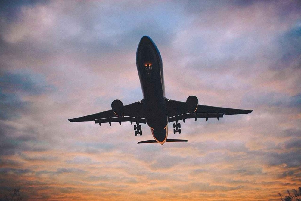 Самолет приземляется